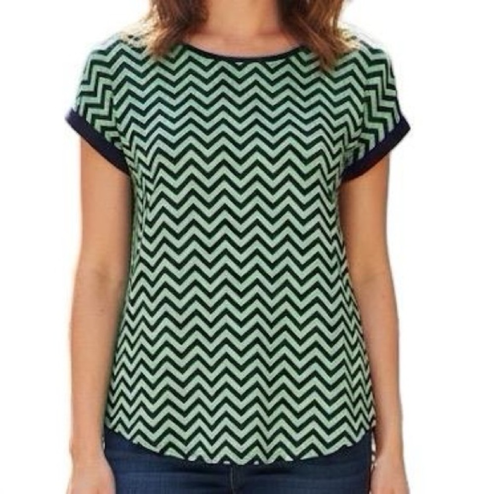 Espresso Zig-Zag Chic Small Top Green Black Chevron‎ Statement Piece - S